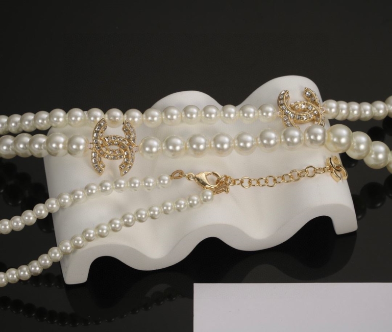 Ch**el waist chain